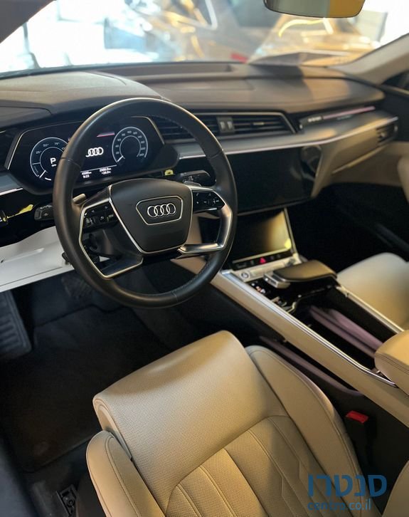 2024' Audi E-Tron Q8 אאודי photo #2