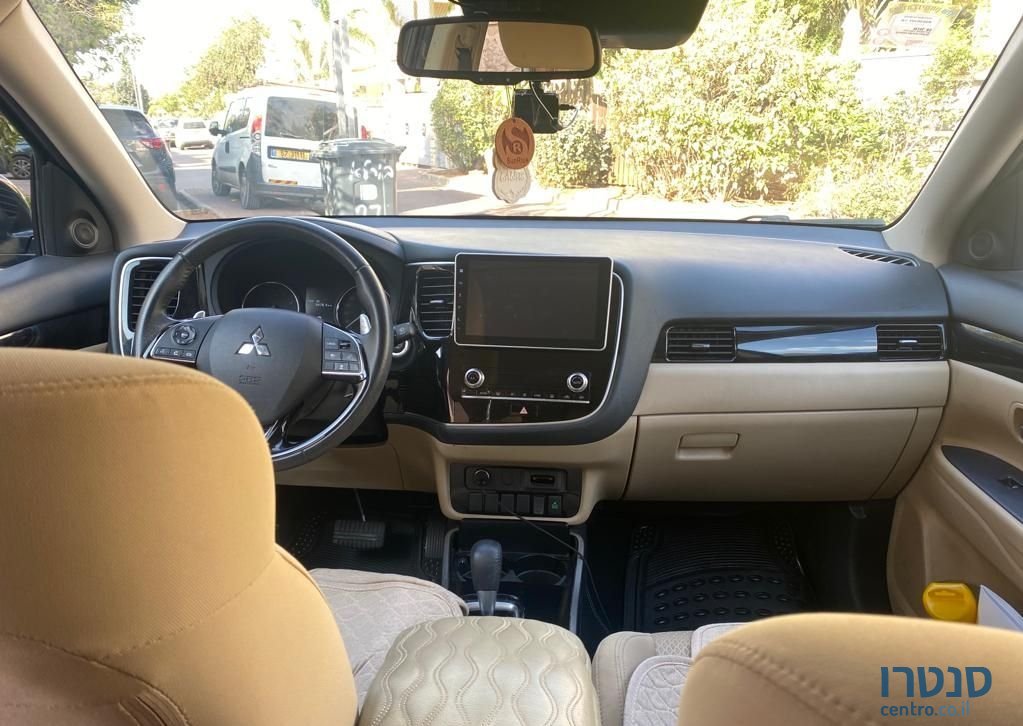 2020' Mitsubishi Outlander מיצובישי אאוטלנדר photo #4