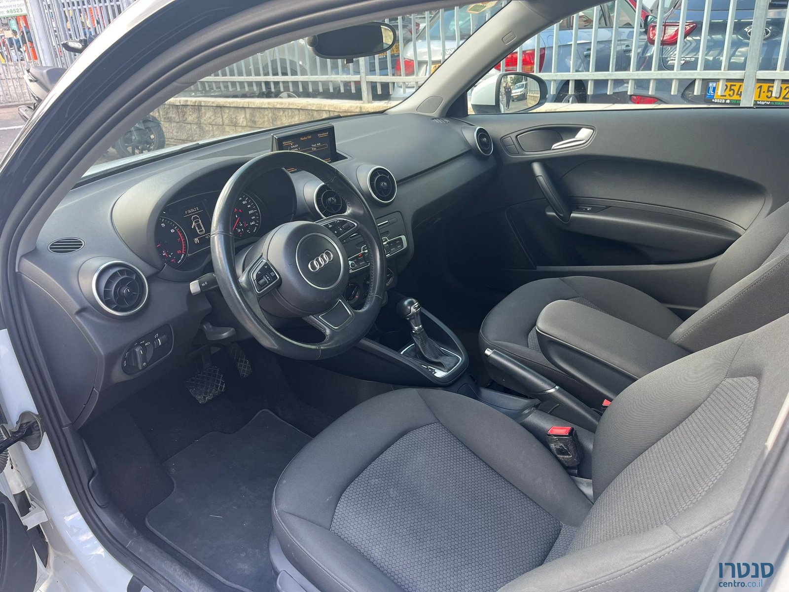 2017' Audi A1 photo #2