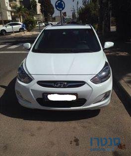 2014' Hyundai i25 photo #1