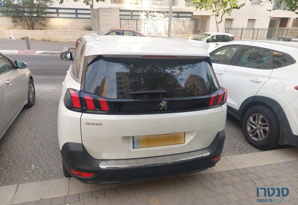 2023' Peugeot 5008 פיג'ו photo #1
