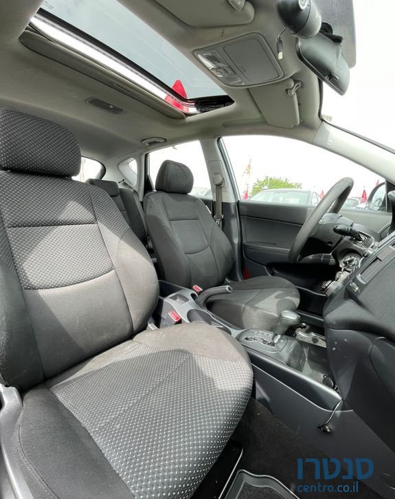 2011' Hyundai i30 יונדאי photo #3