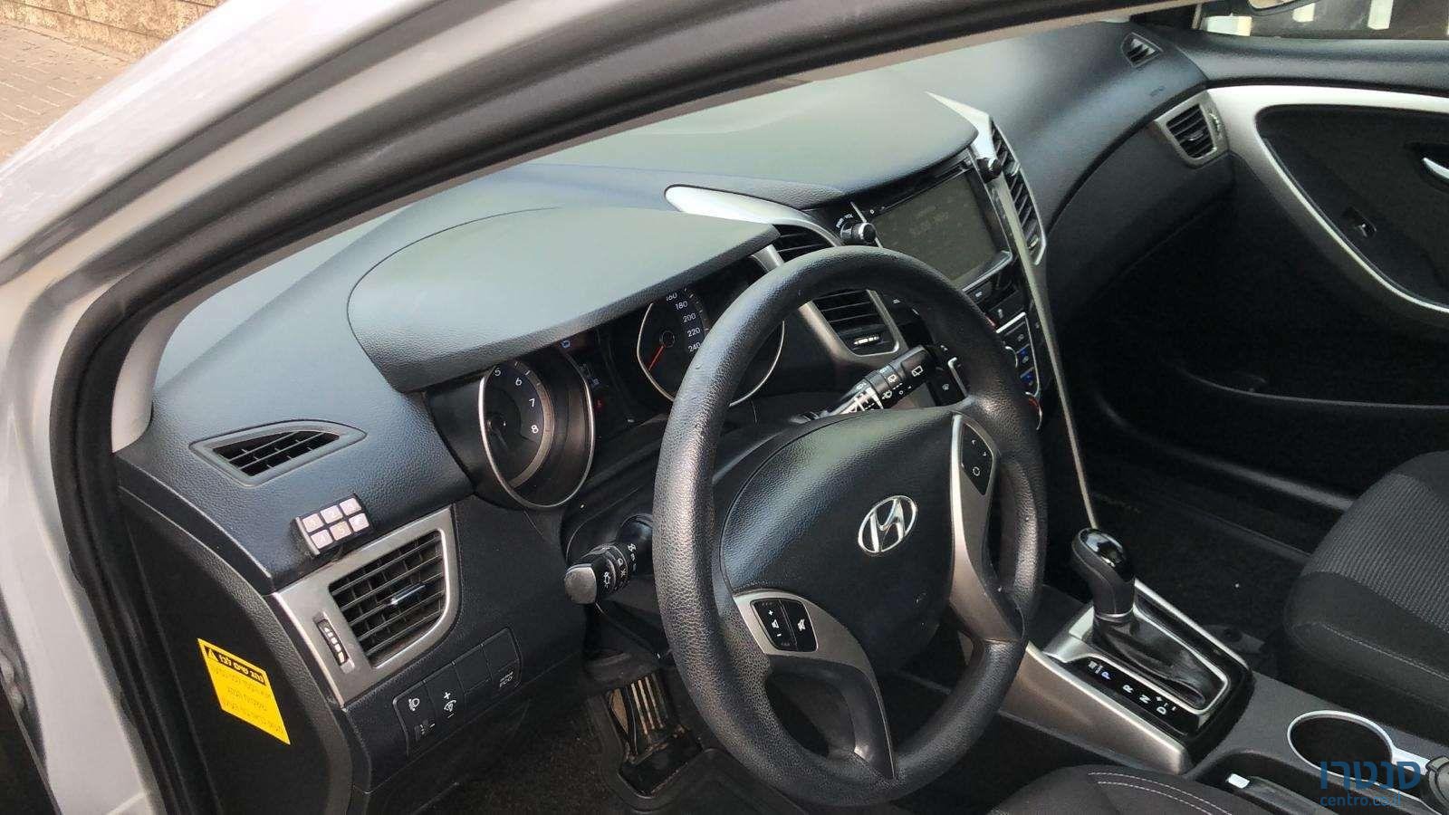 2013' Hyundai I30 יונדאי photo #1