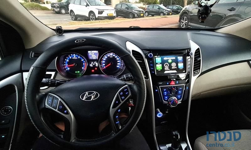 2017' Hyundai i30 יונדאי photo #1