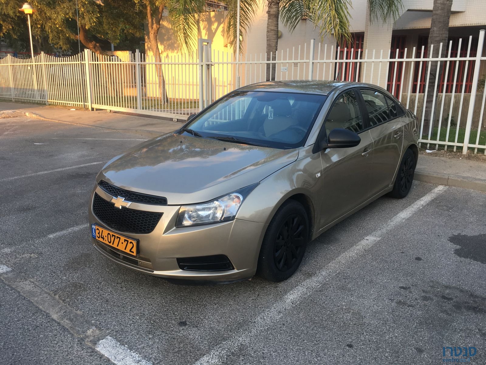 2010' Chevrolet Cruze photo #5