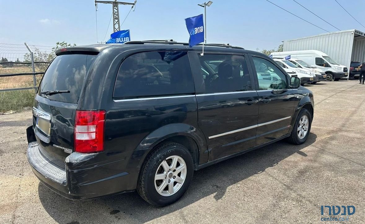 2011' Chrysler Grand Voyager קרייזלר גראנד וויאג'ר photo #3