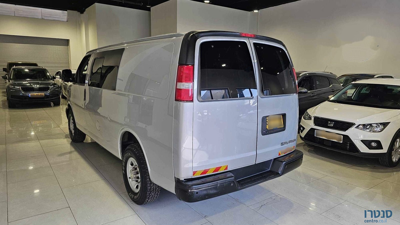 2021' Chevrolet SAVANA photo #4