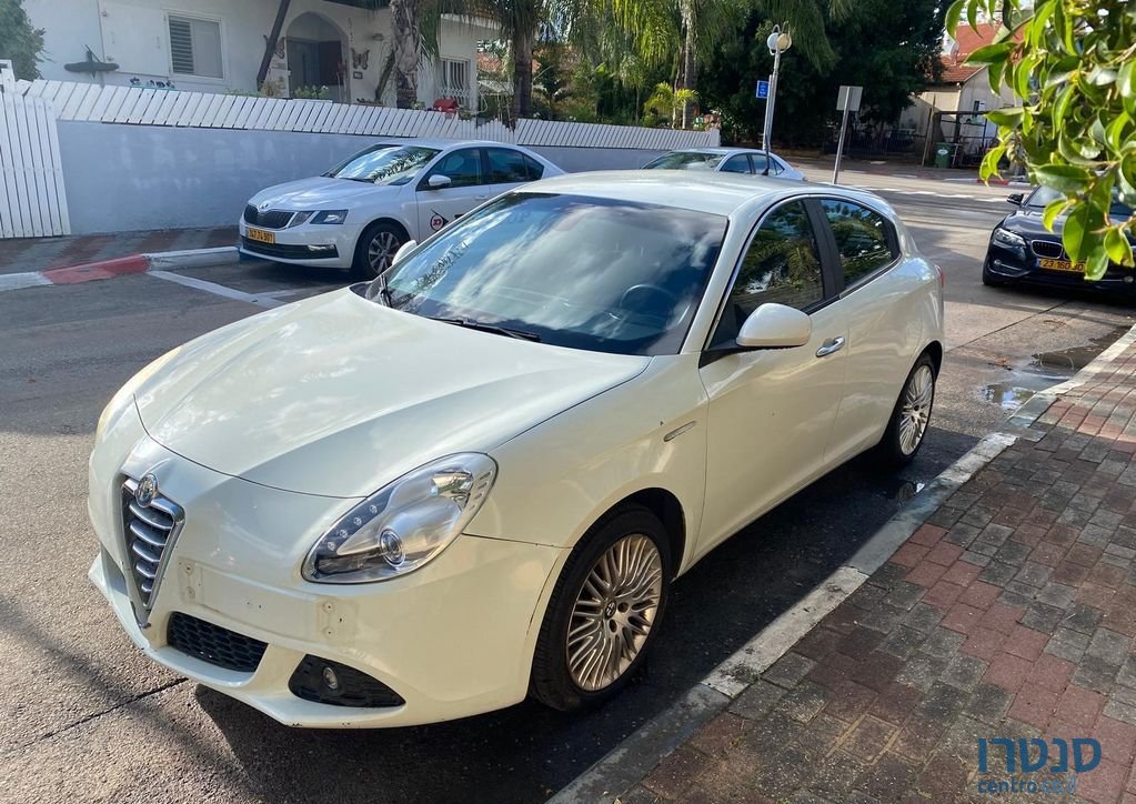 2013' Alfa Romeo Giulietta אלפא רומיאו ג'ולייטה photo #3