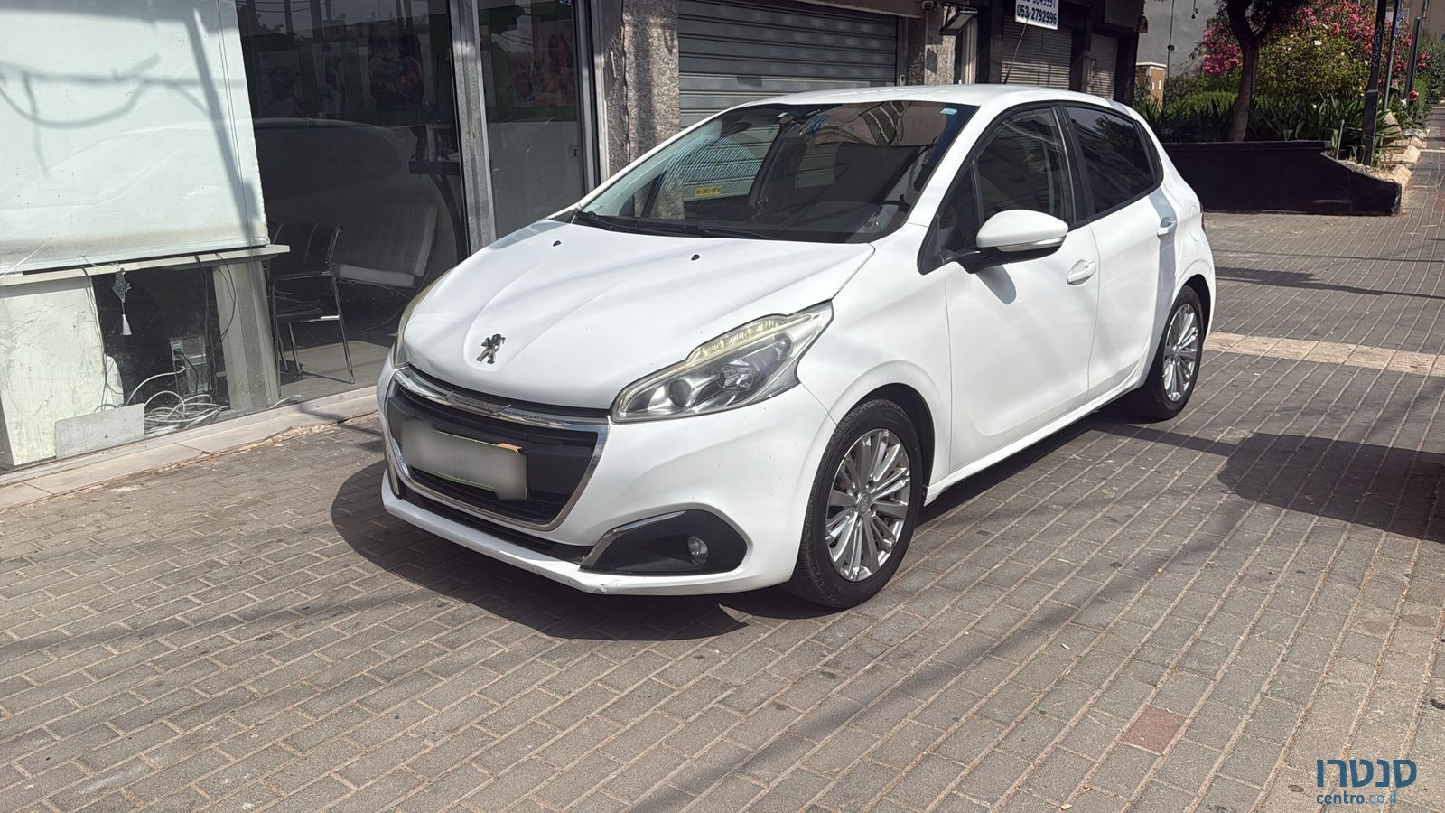 2018' Peugeot 208 photo #2