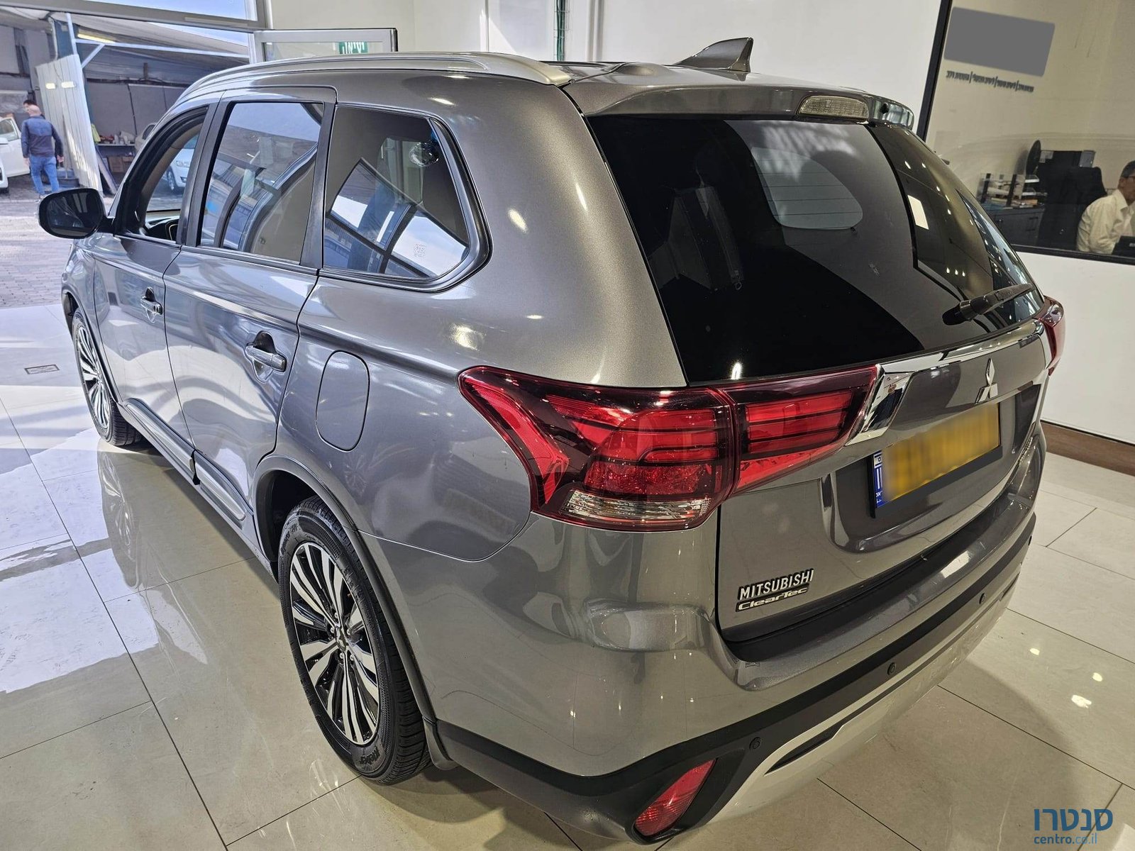 2019' Mitsubishi Outlander photo #4