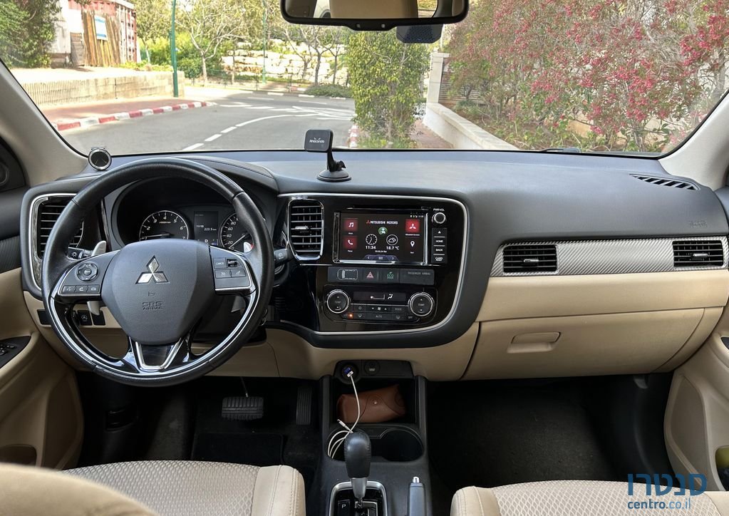 2016' Mitsubishi Outlander מיצובישי אאוטלנדר photo #2