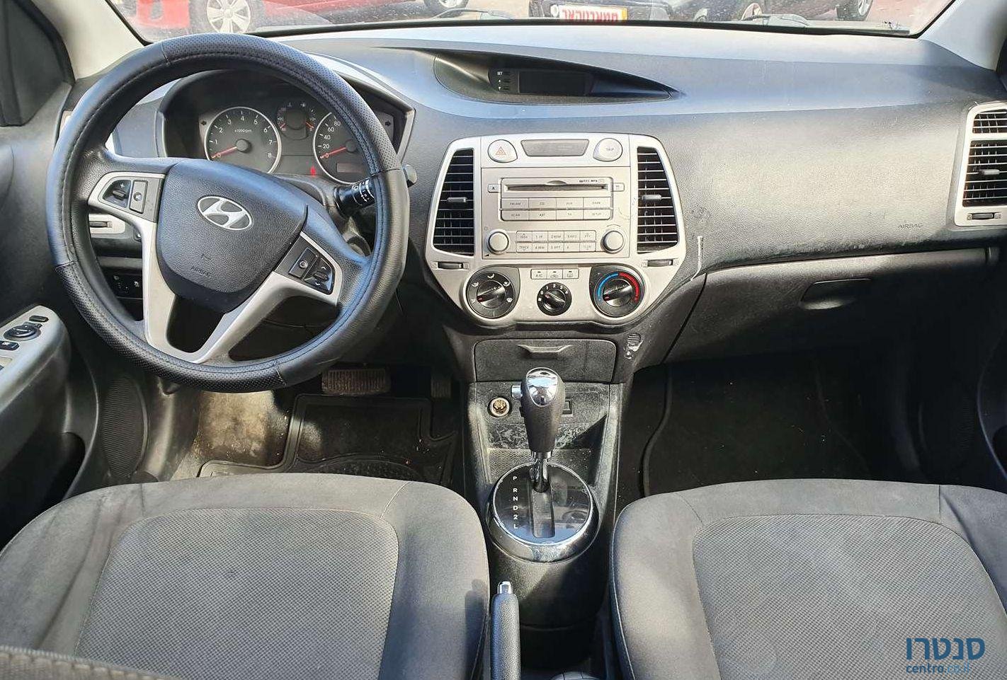 2011' Hyundai i20 יונדאי photo #3