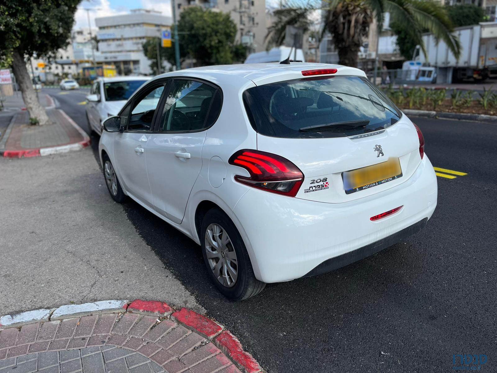 2020' Peugeot 208 photo #3
