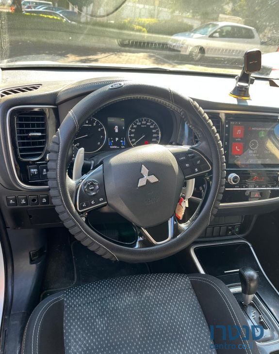 2020' Mitsubishi Outlander מיצובישי אאוטלנדר photo #4