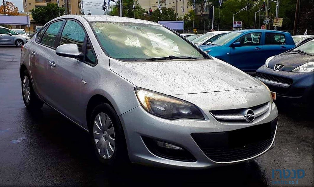 2016' Opel Astra photo #2