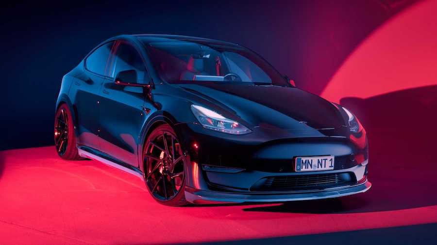 Tesla Model Y Gets Carbon Aero Upgrades, 22-Inch Wheels From Novitec