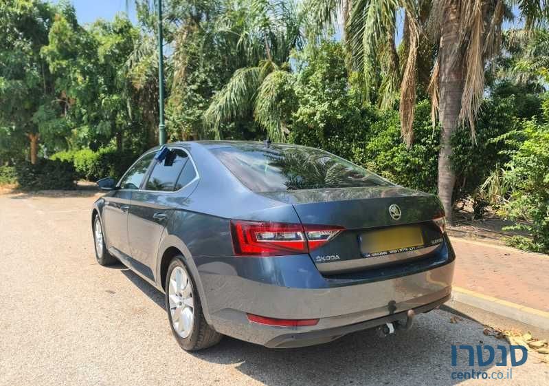 2017' Skoda Superb סקודה סופרב photo #5