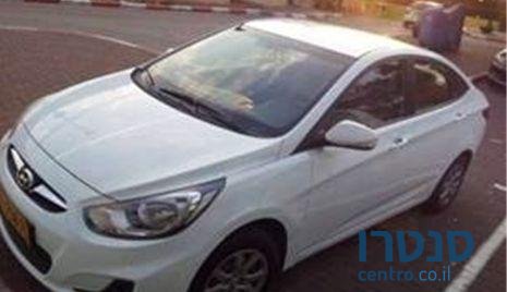 2011' Hyundai i25 יונדאי photo #1