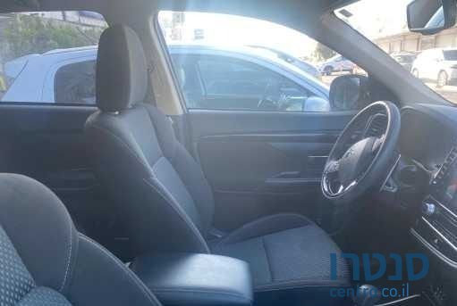 2020' Mitsubishi Outlander מיצובישי אאוטלנדר photo #5
