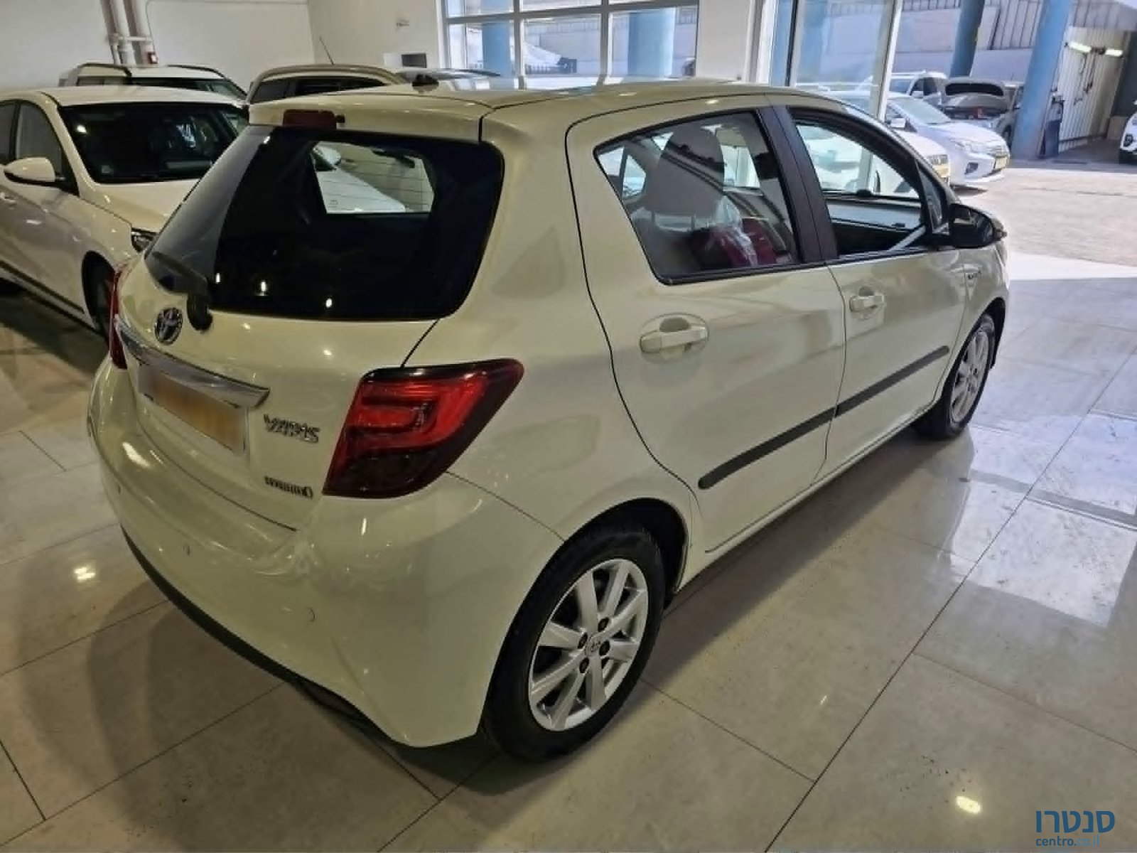 2015' Toyota Yaris photo #3