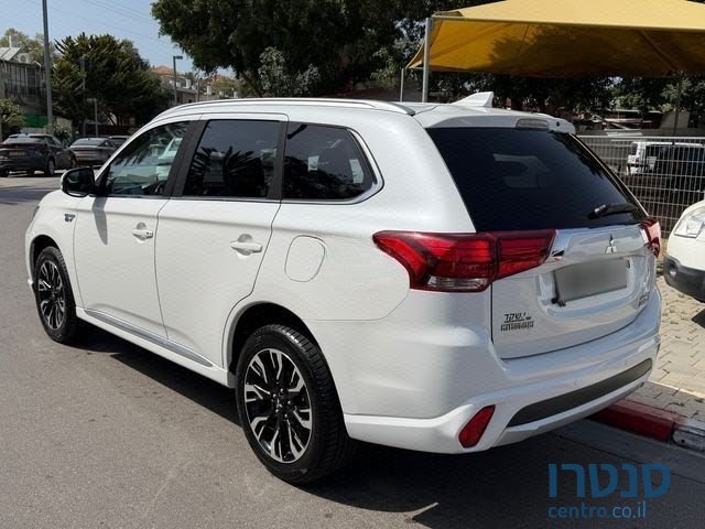 2018' Mitsubishi Outlander מיצובישי אאוטלנדר photo #4