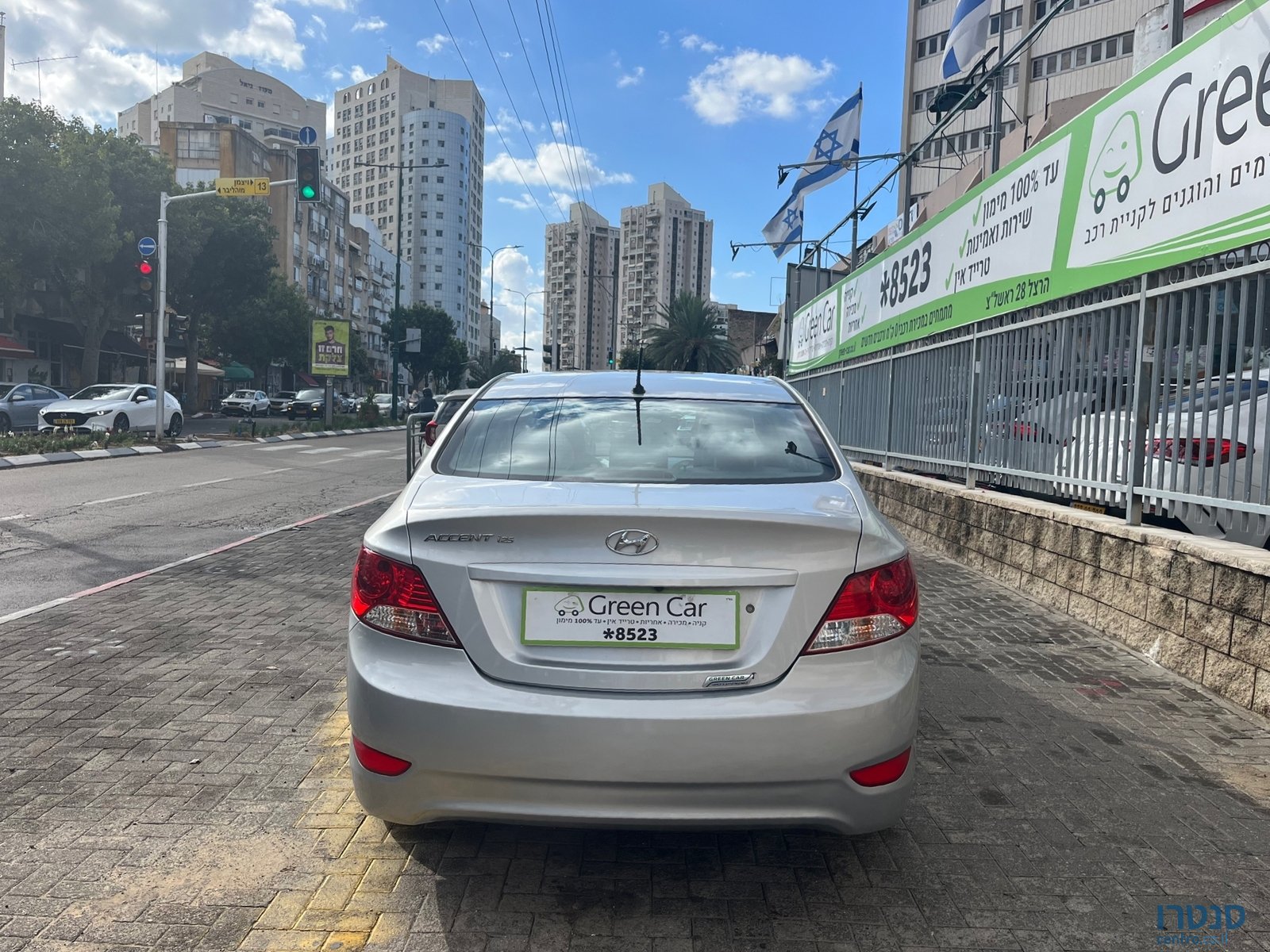 2017' Hyundai i25 photo #6