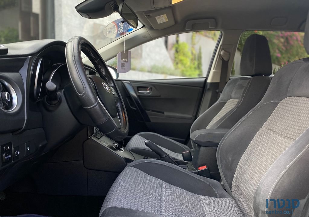 2018' Toyota Auris טויוטה אוריס photo #3