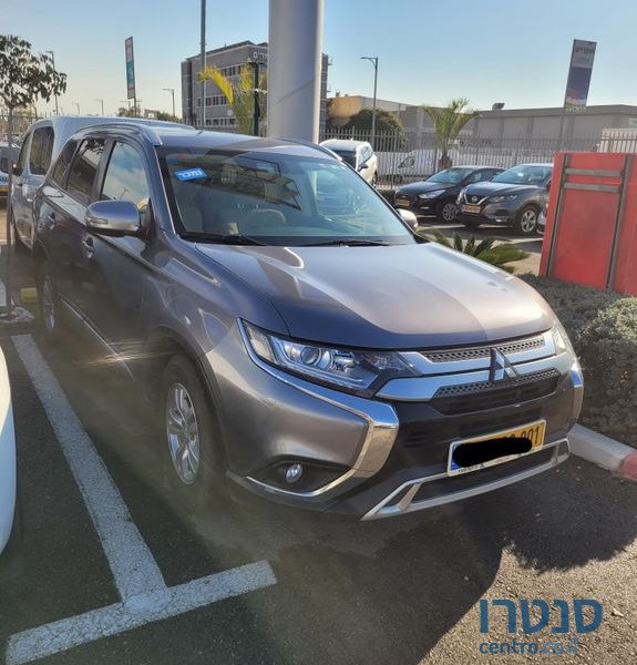 2019' Mitsubishi Outlander מיצובישי אאוטלנדר photo #2