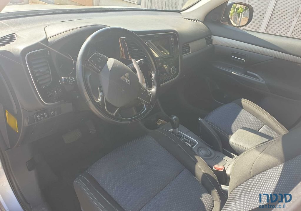 2015' Mitsubishi Outlander מיצובישי אאוטלנדר photo #4