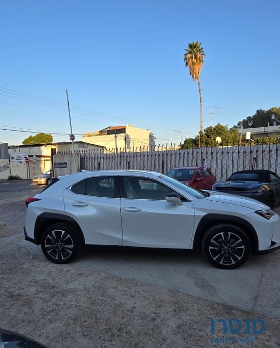 2020' Lexus UX לקסוס photo #2