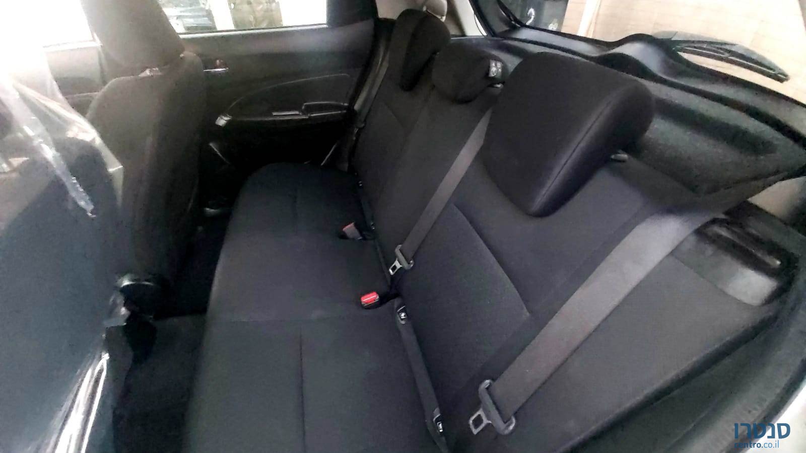 2020' Suzuki Swift photo #6