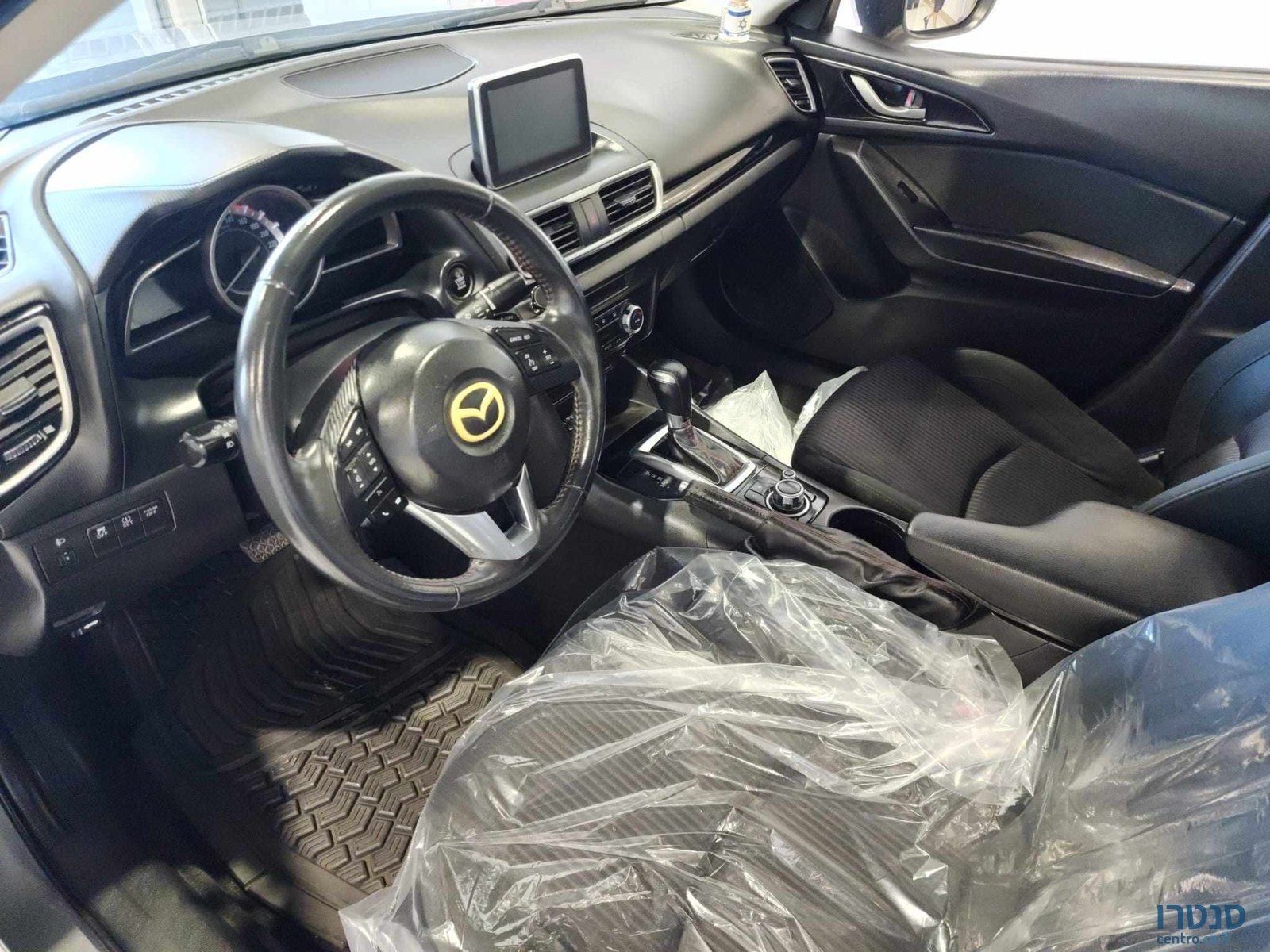 2015' Mazda 3 photo #5