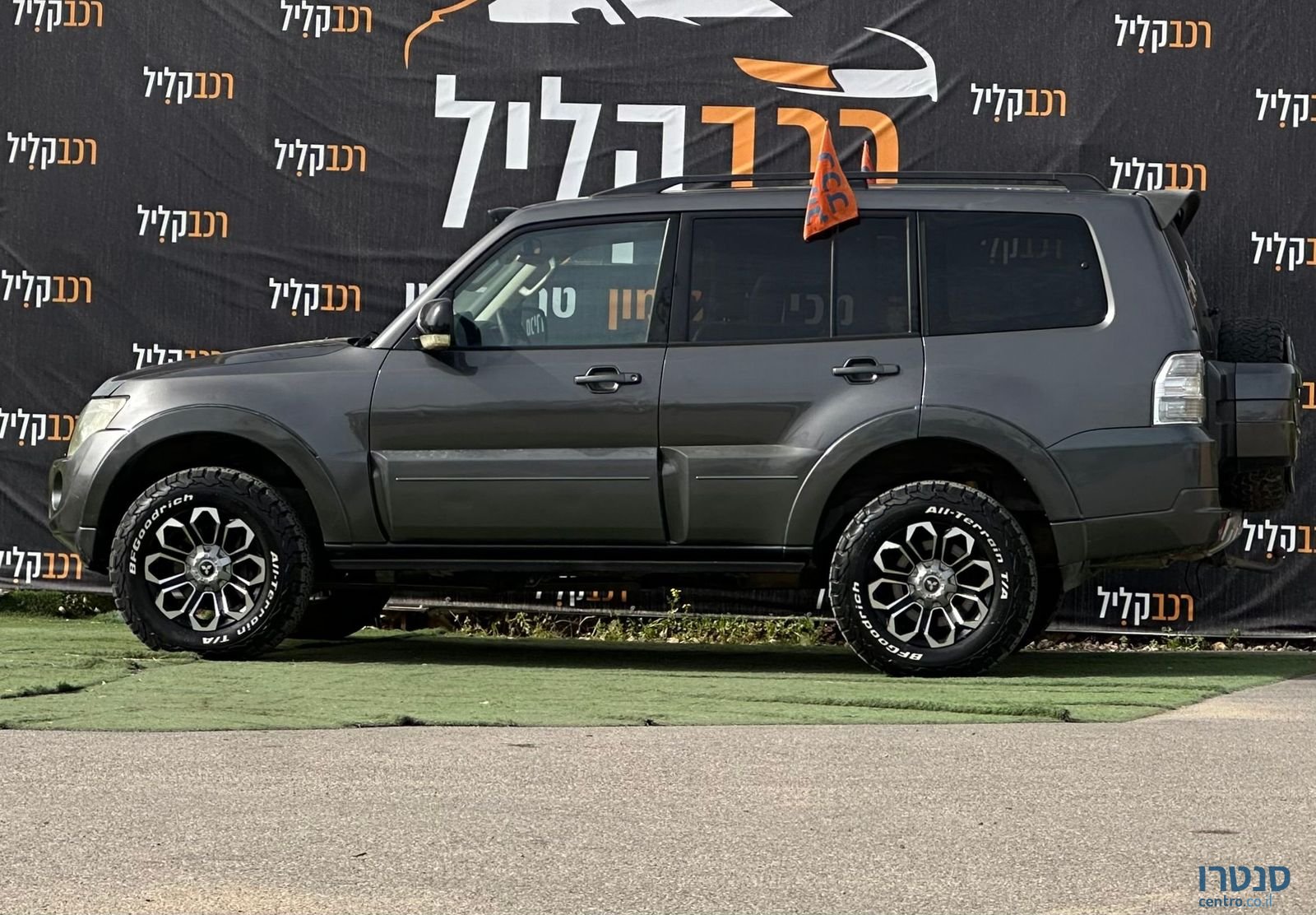 2013' Mitsubishi Pajero מיצובישי פג'רו photo #5