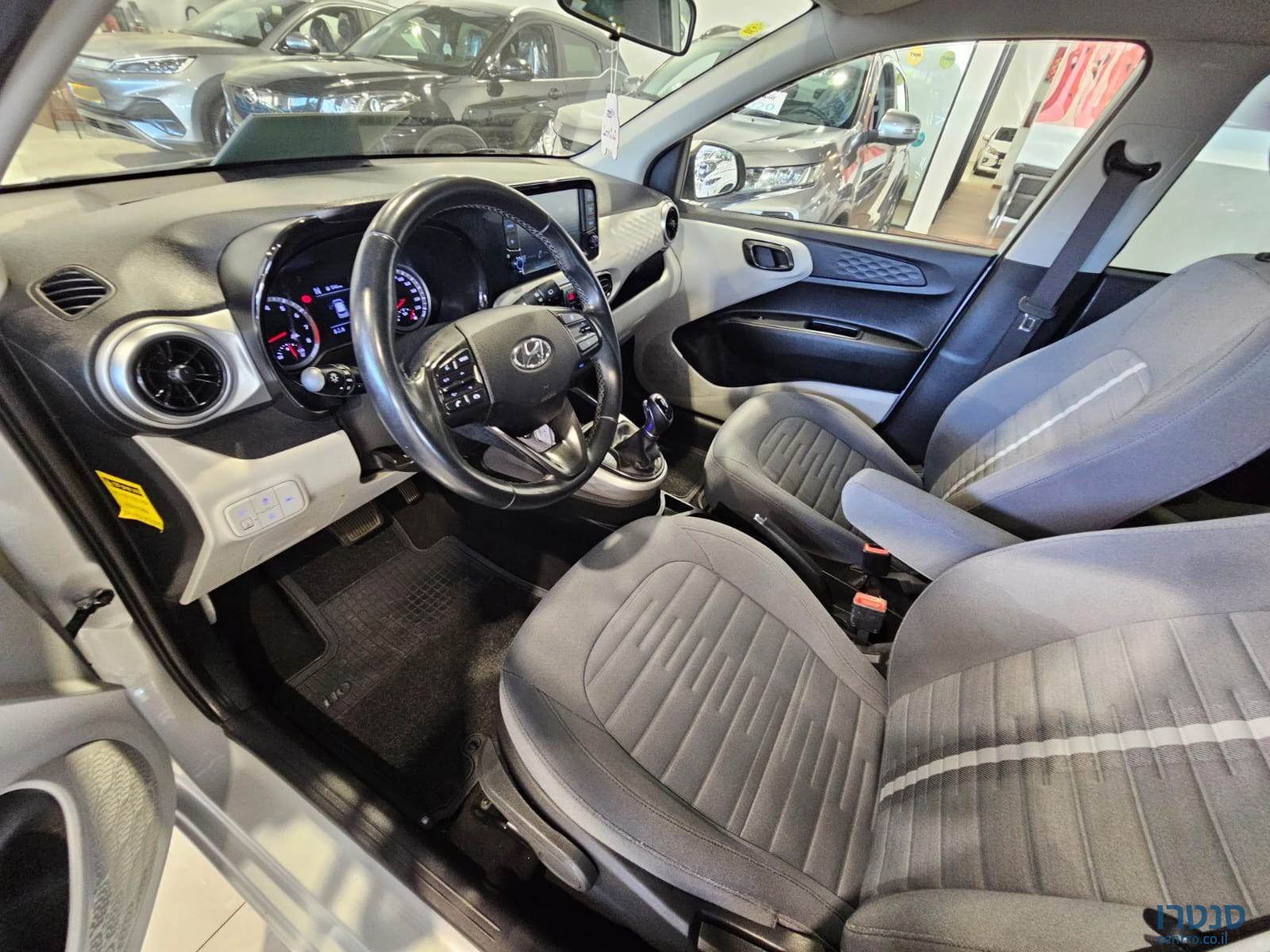 2021' Hyundai i10 photo #5