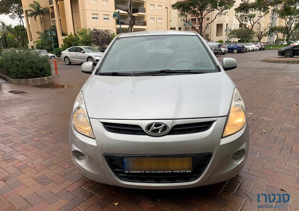 2012' Hyundai i20 יונדאי photo #3