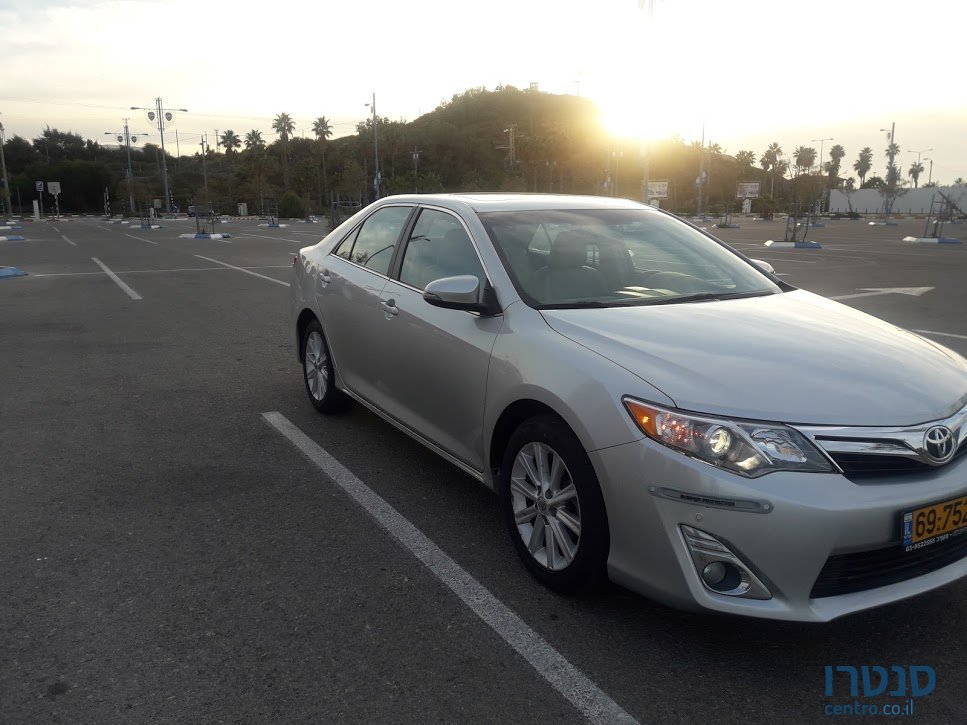 2014' Toyota Camry XLE photo #6