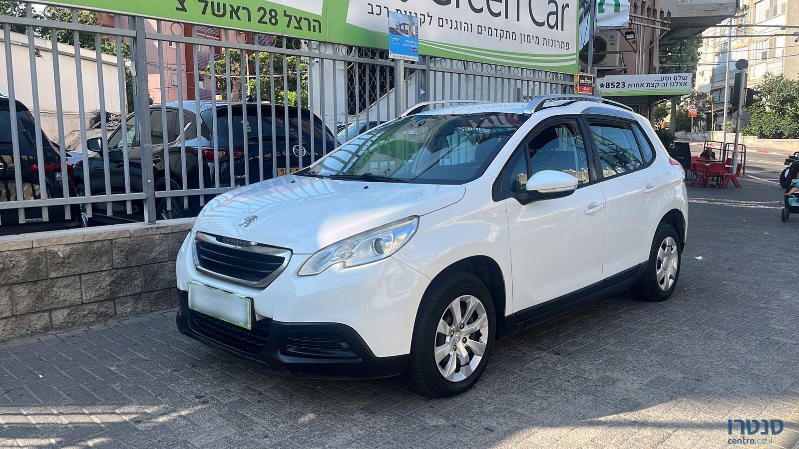 2016' Peugeot 2008 photo #1