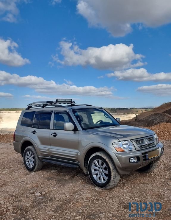 2002' Mitsubishi Pajero מיצובישי פג'רו photo #1
