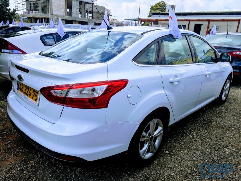 2012' Ford Focus photo #3