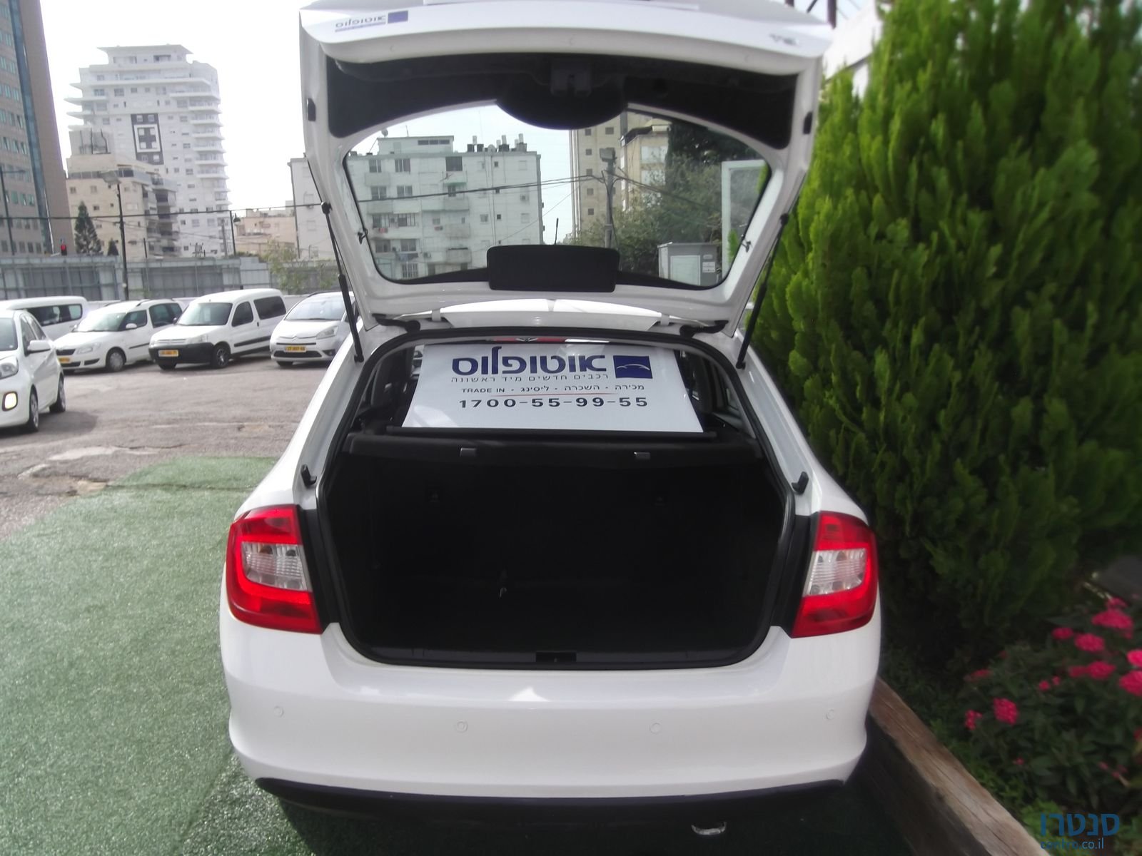 2014' Skoda Rapid photo #5