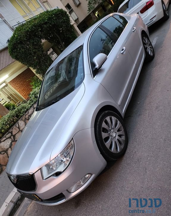 2011' Skoda Superb סקודה סופרב photo #2