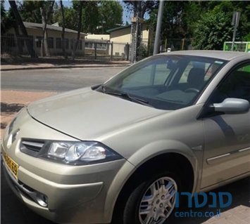 2009' Renault Megane photo #2