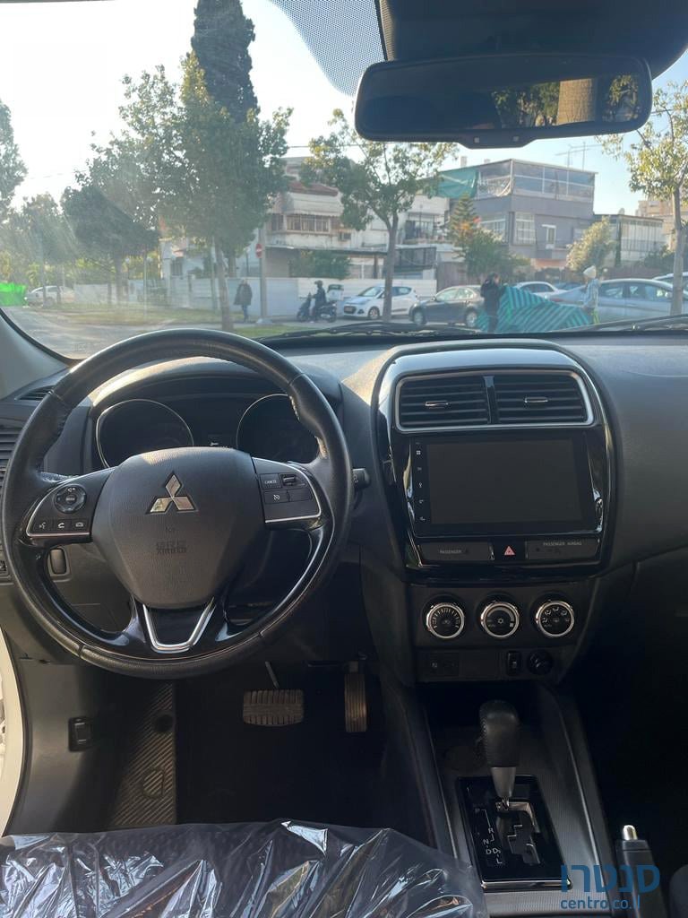 2018' Mitsubishi ASX photo #4