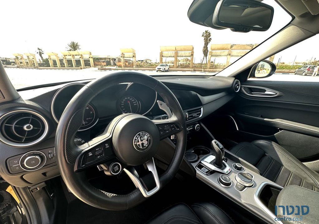 2021' Alfa Romeo Giulia אלפא רומיאו ג'וליה photo #5