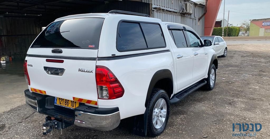 2018' Toyota Hilux טויוטה היילקס photo #2