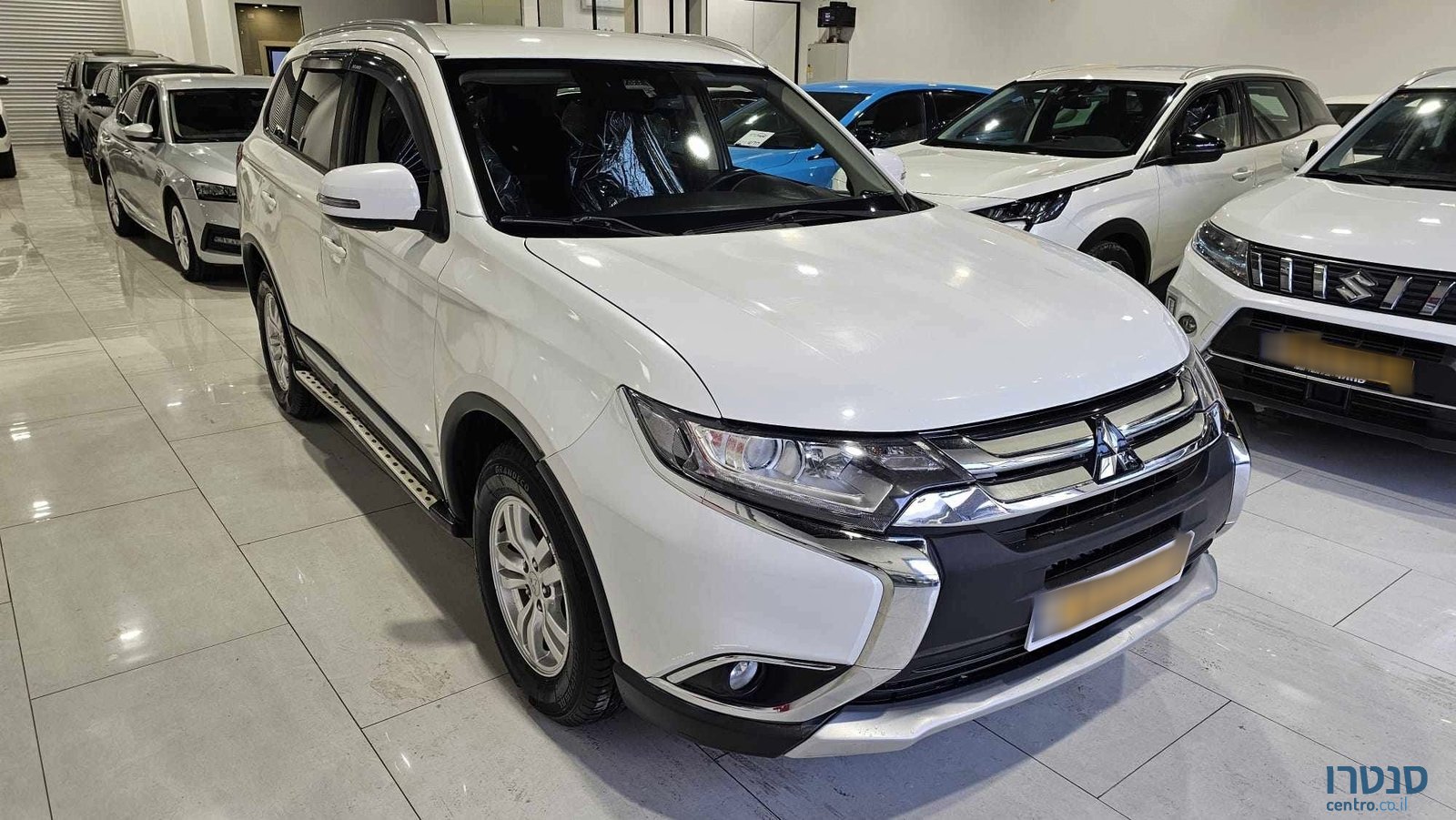 2018' Mitsubishi Outlander photo #2
