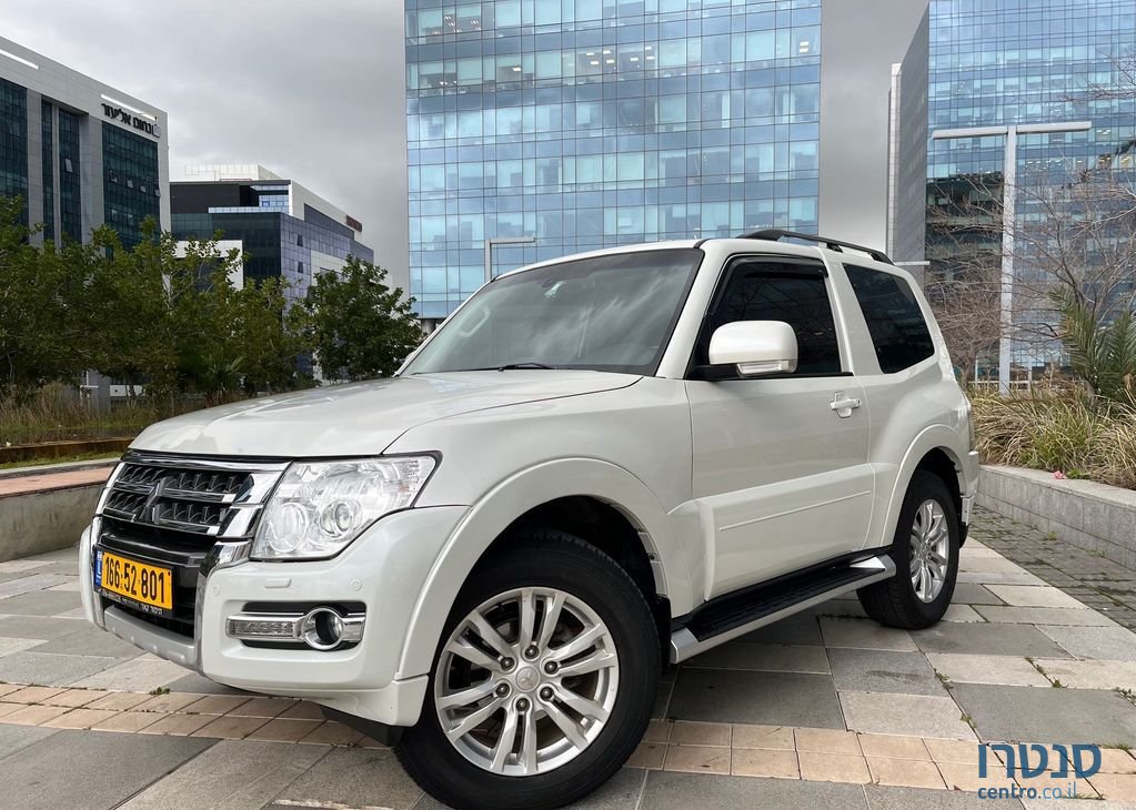 2018' Mitsubishi Pajero מיצובישי פג'רו photo #1
