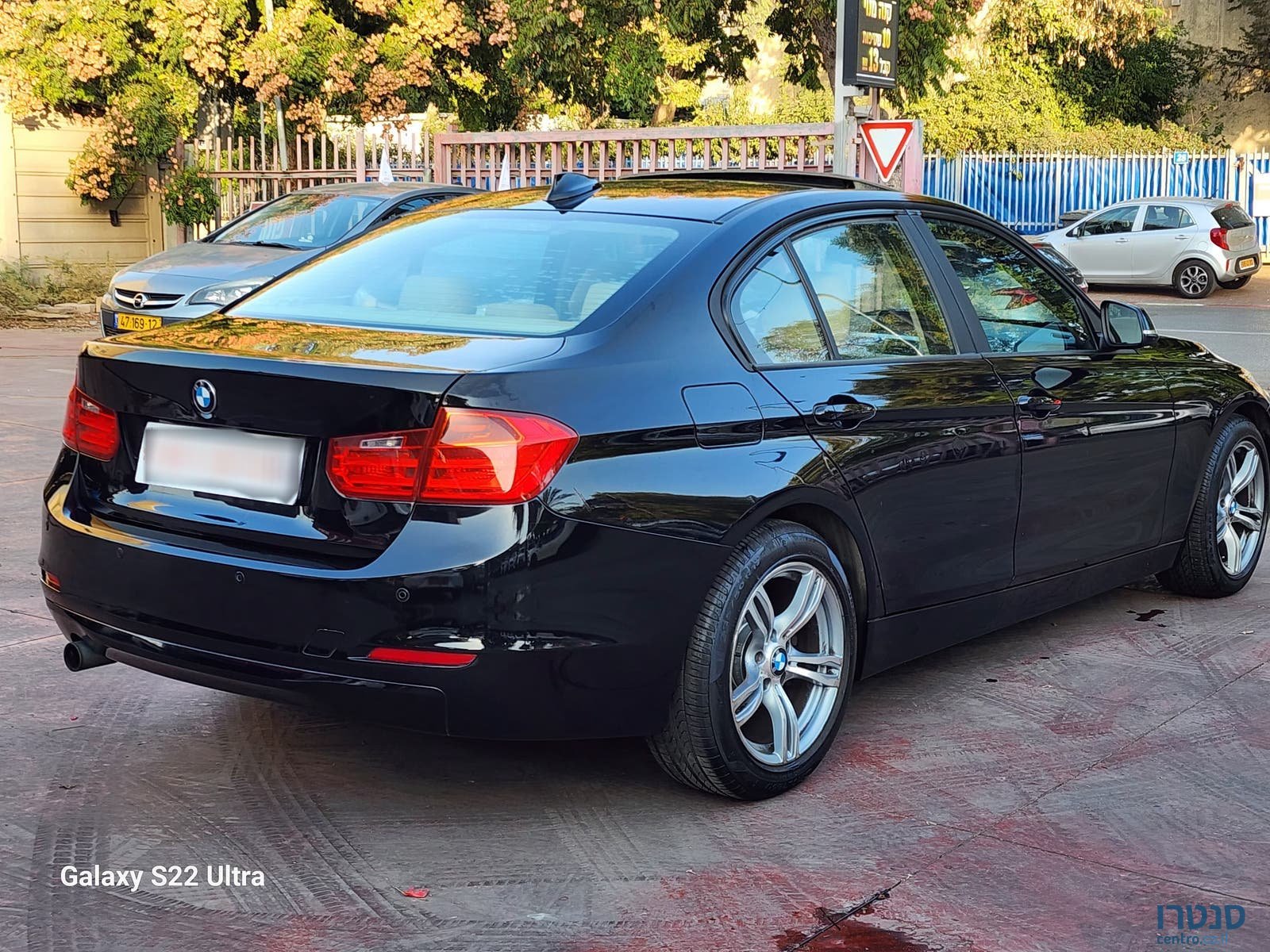 2015' BMW 316 photo #6