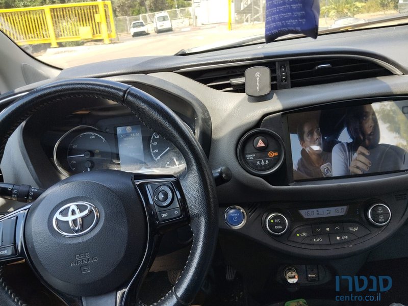 2018' Toyota Yaris טויוטה יאריס photo #3