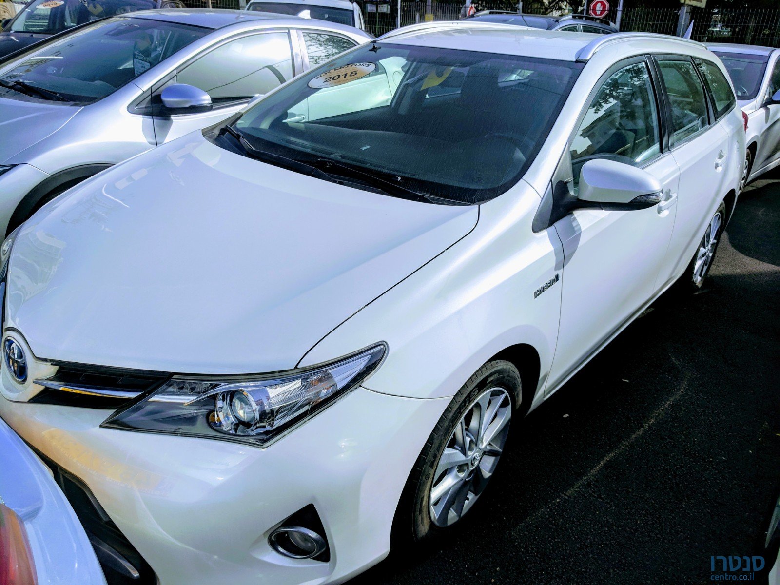 2016' Toyota Auris photo #2